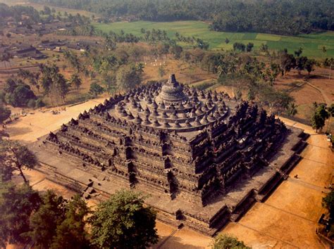 Borobudur Relief! A Journey Through Buddhist Cosmology and Exquisite Craftsmanship