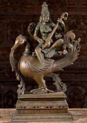  The Saraswati Riding Garuda Sculpture:  A Testament to Divine Power and Exquisite Craftsmanship!