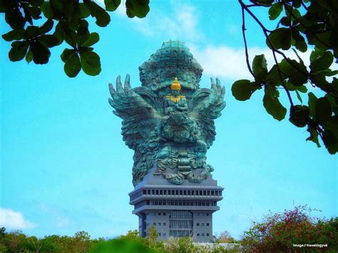 The Garuda Wisnu Kencana Statue: A Monumental Ode to Balinese Mythology and Artistic Mastery!