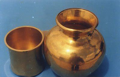 The Golden Vessel of Kinat: Exploring Symbolism and Cultural Significance in 8th Century Philippine Art