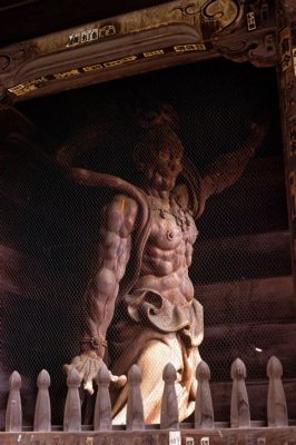 The Guardian Deity Sculpture: A Monumental Embrace of Spiritual Majesty and Exquisite Detailing!