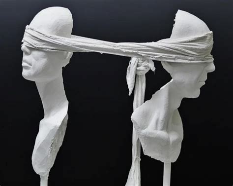 The Weight of Memory! Exploring Çiğdem Lüleyeci's Profound Sculptures and Haunting Installations