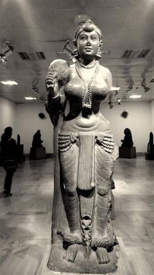 The Yakshi of Didarganj! A Striking Depiction of Female Abundance and Divine Power