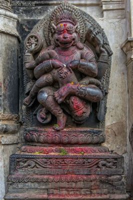 The Narasimha Murti Sculpture: A Powerful Depiction of Divine Wrath and Compassion